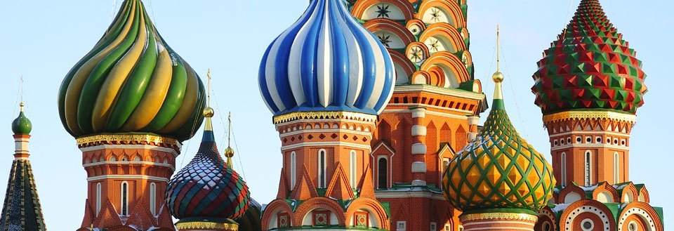 Billedet viser dDBasilikums Katedral på Den Røde Plads i Moskva.